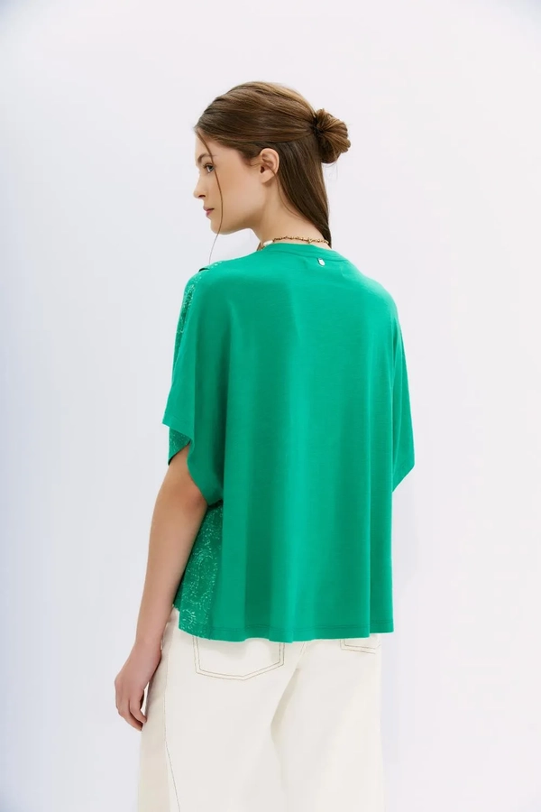 remera destroyed bandani