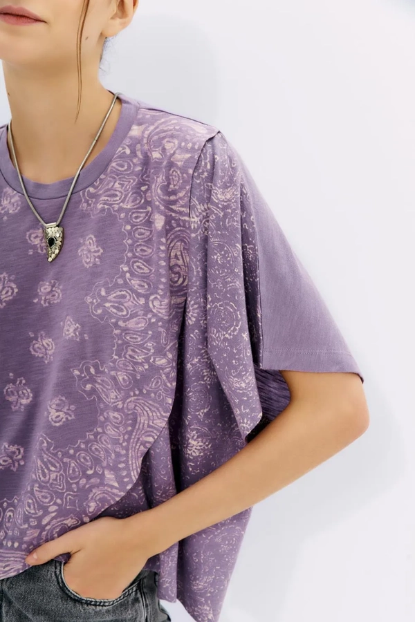 remera destroyed bandani