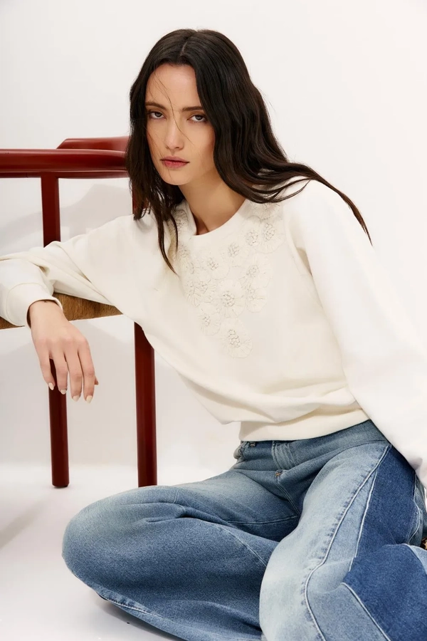 Buzos y sweaters deals