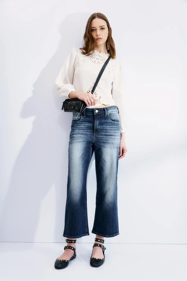 jean crop flower
