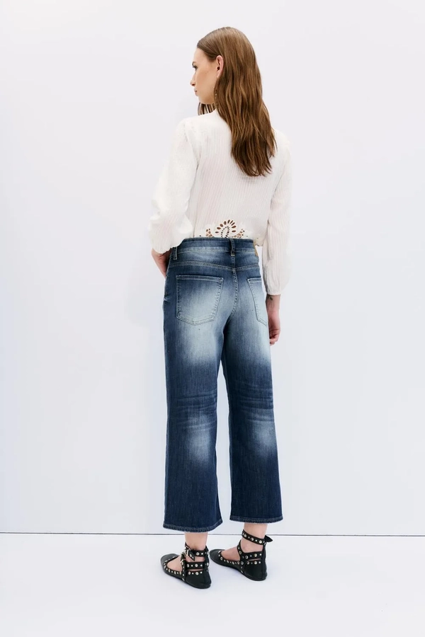 jean crop flower