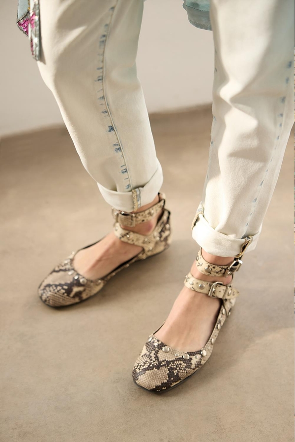 balerina studs reptile