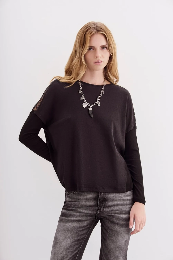 remera lina lace