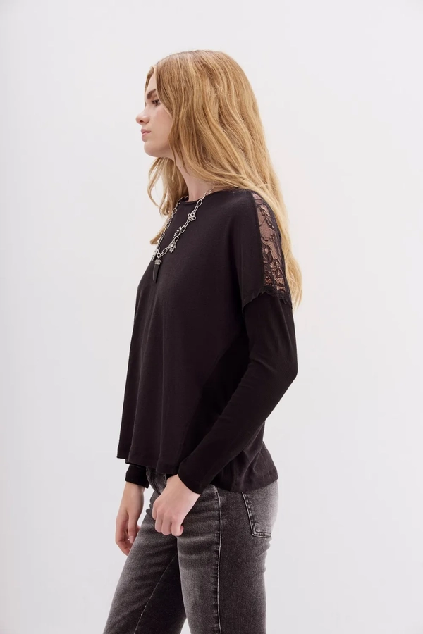 remera lina lace