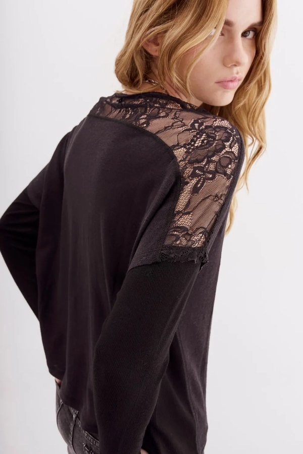 remera lina lace