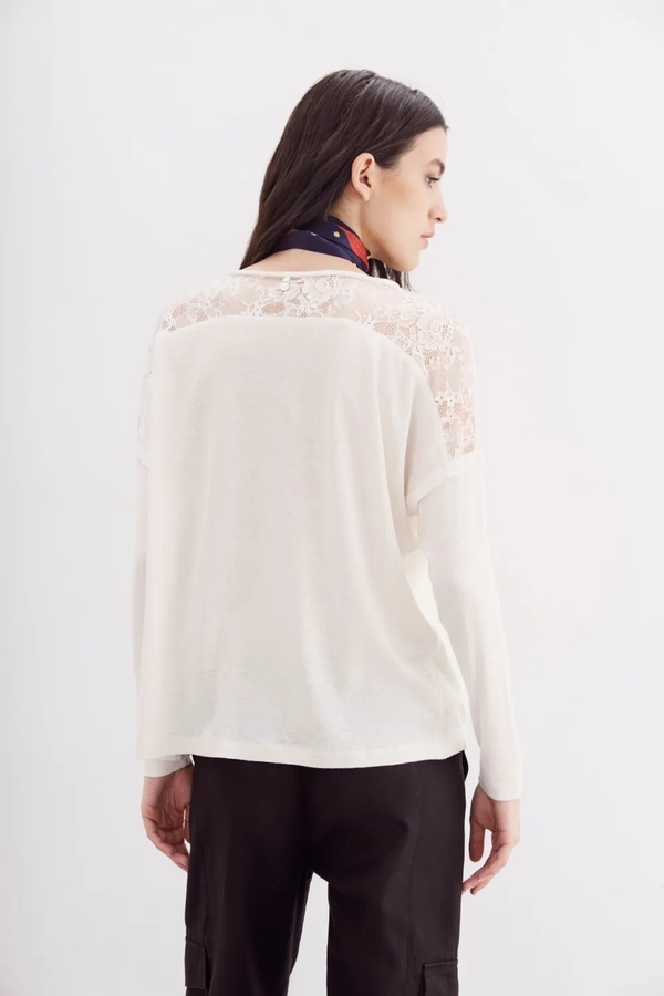 remera lina lace