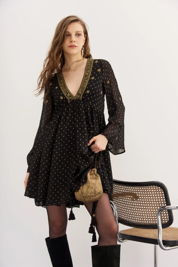 vestido bordado