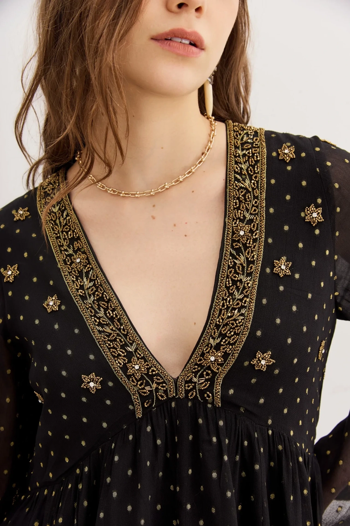 vestido bordado