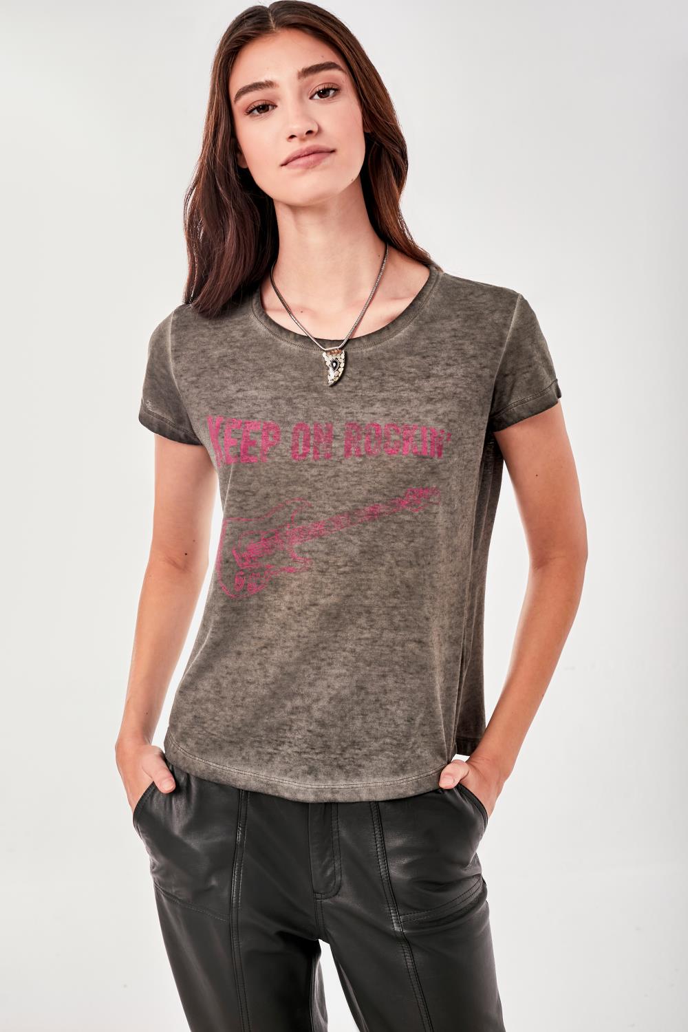 Remera Keep On Rocking