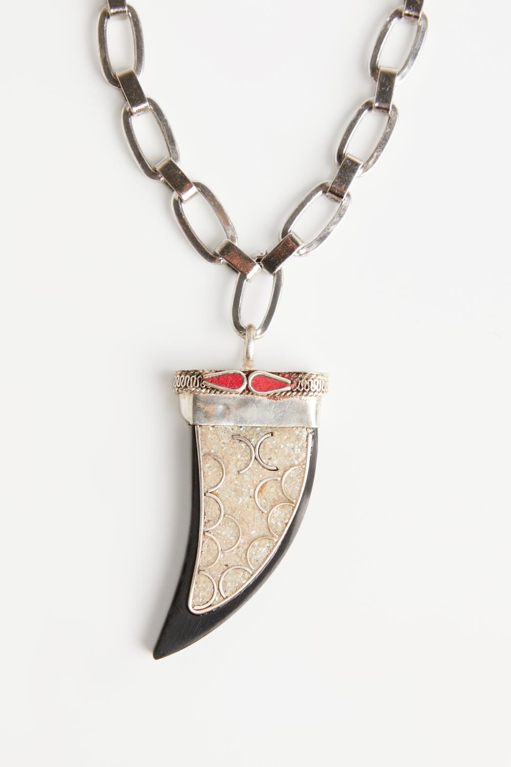 COLLAR ASIA HORN
