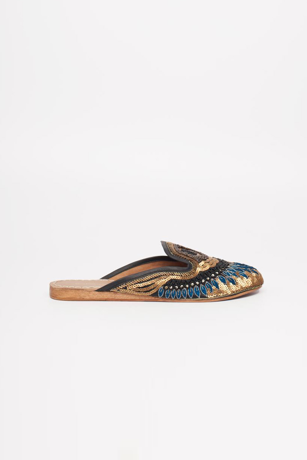 Zuecos bordados sale