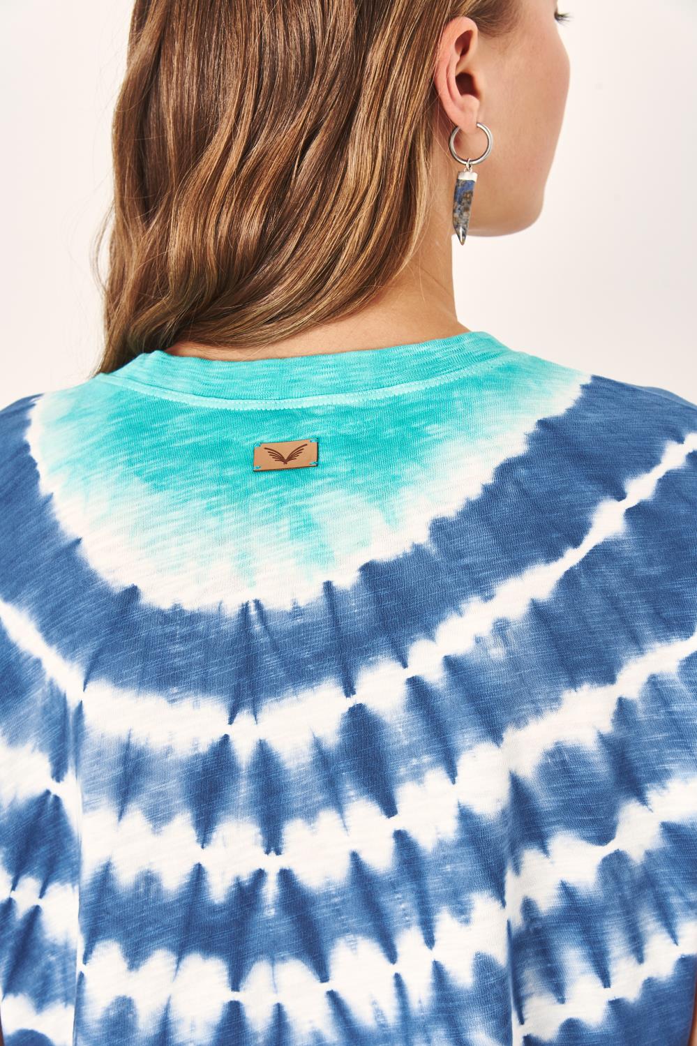 Remera Collar Dye