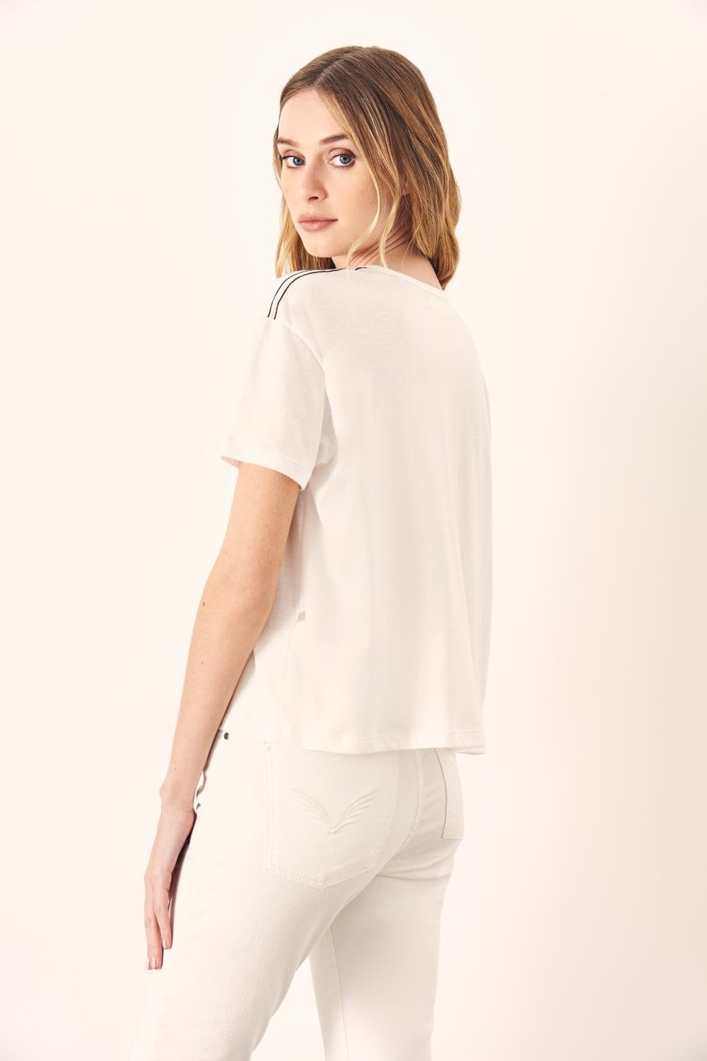 Remera Joy Is Now