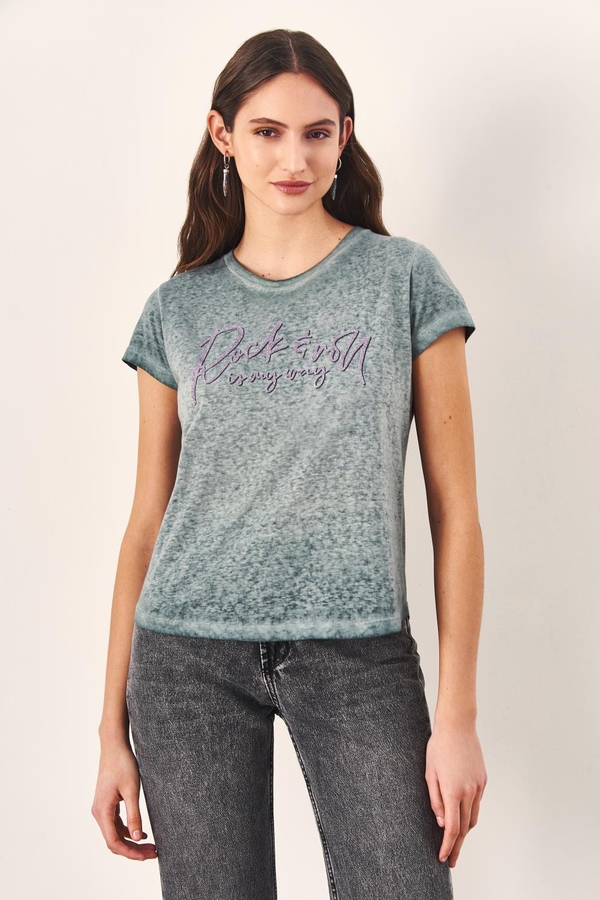 Remera Nika