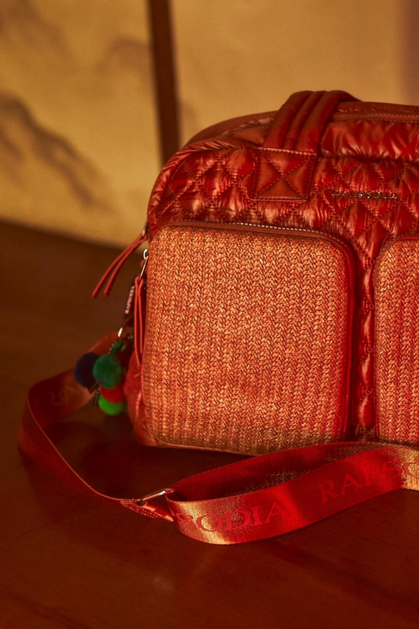 bolso sport matelasse rafia