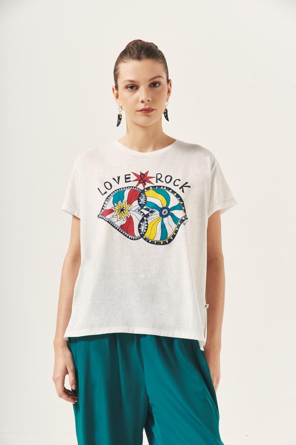 remera love hurts