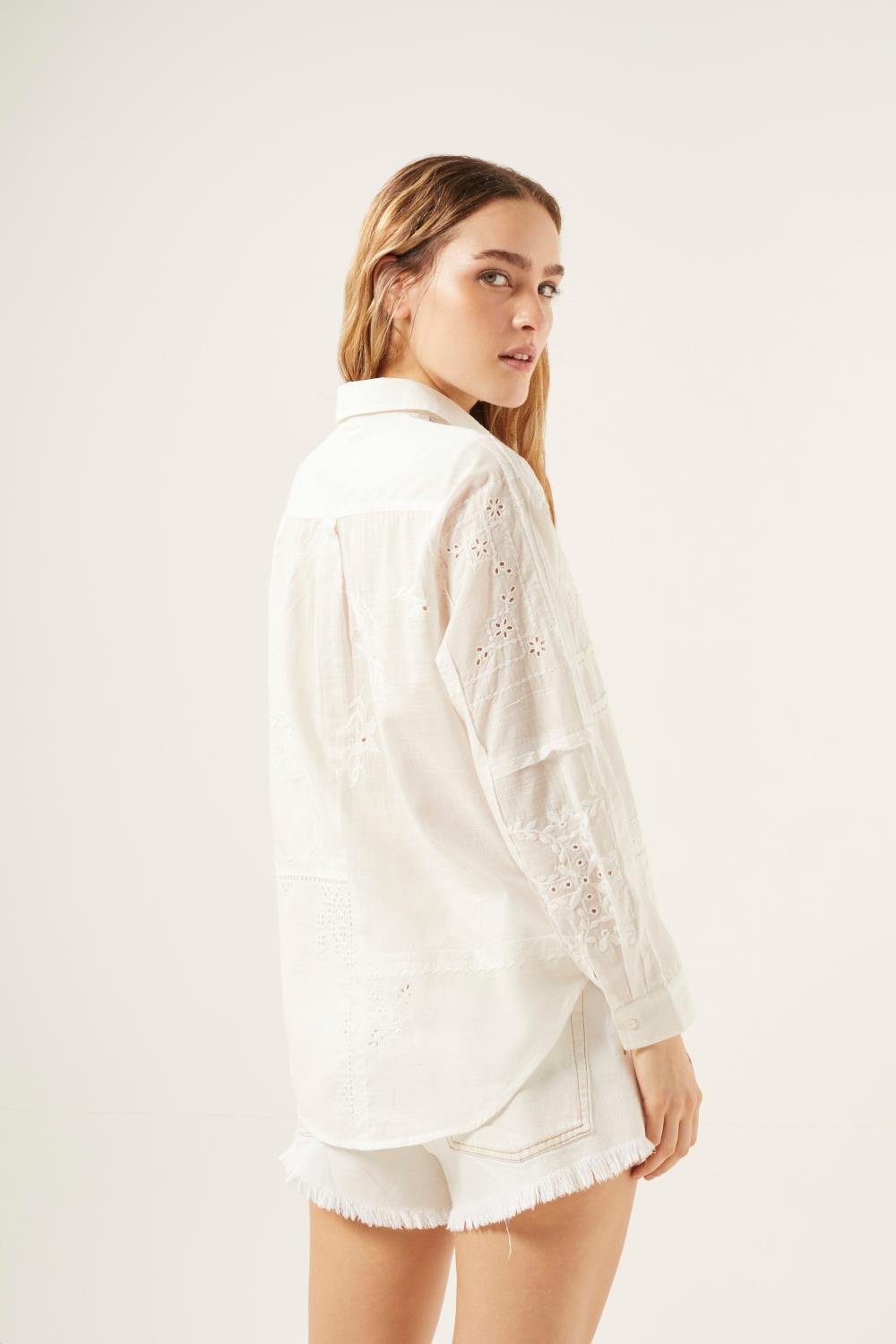 camisa romantic patch