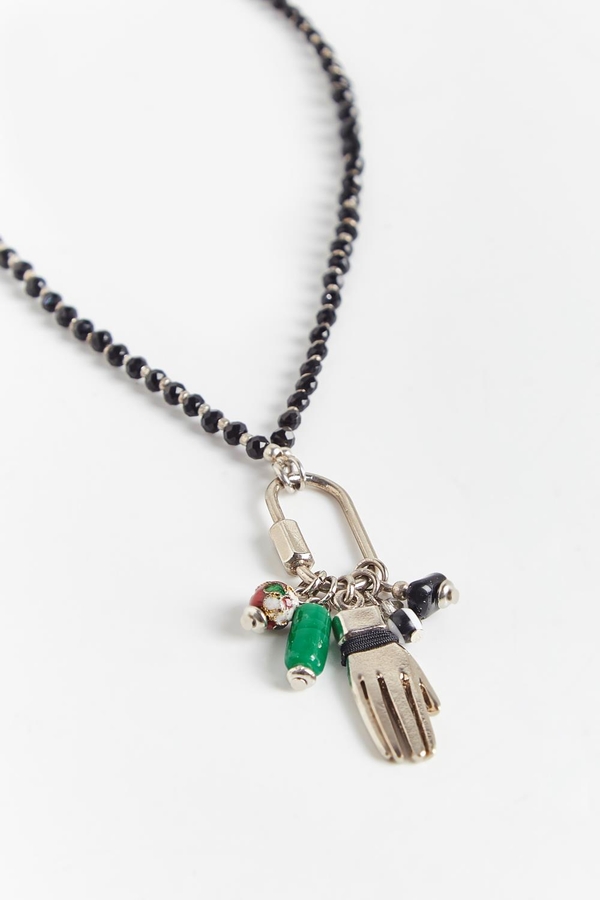 collar link amulet