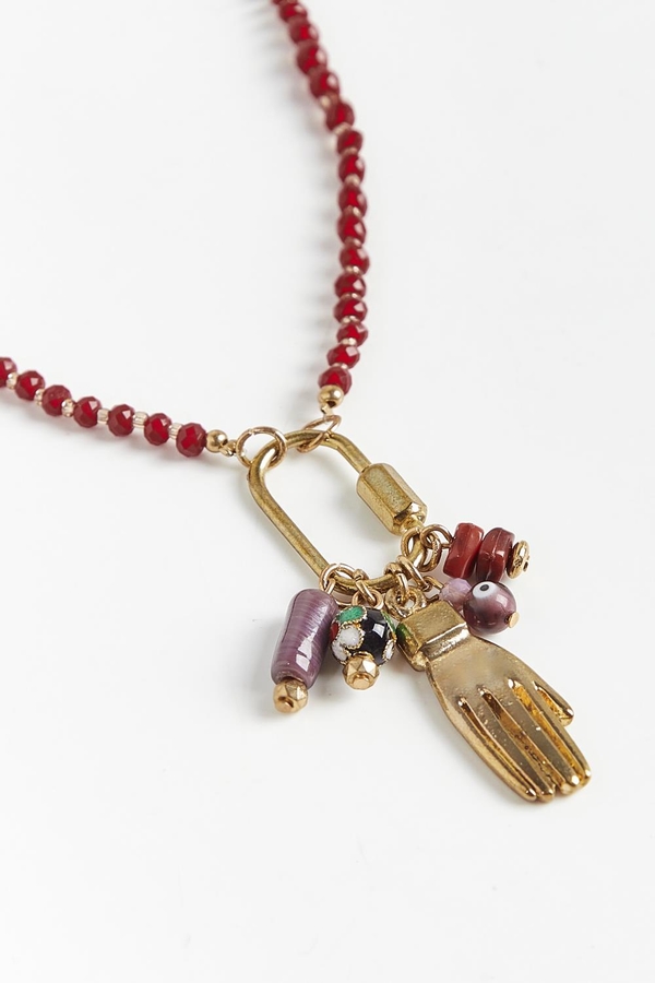 collar link amulet