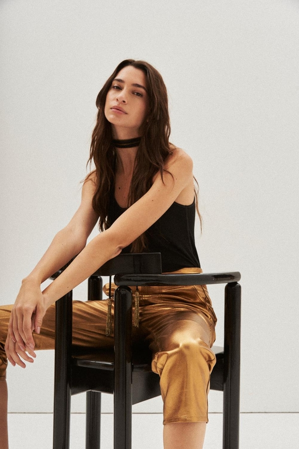 pantalon crop cuero