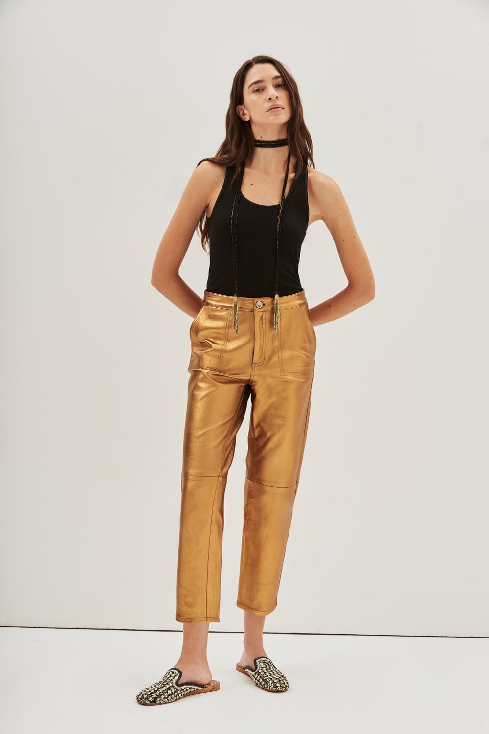 pantalon crop cuero