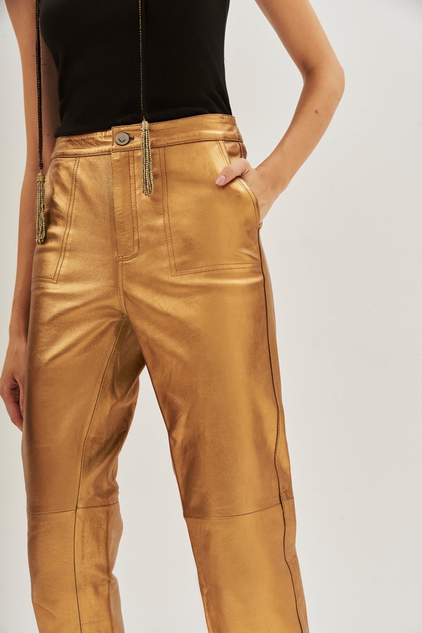 pantalon crop cuero
