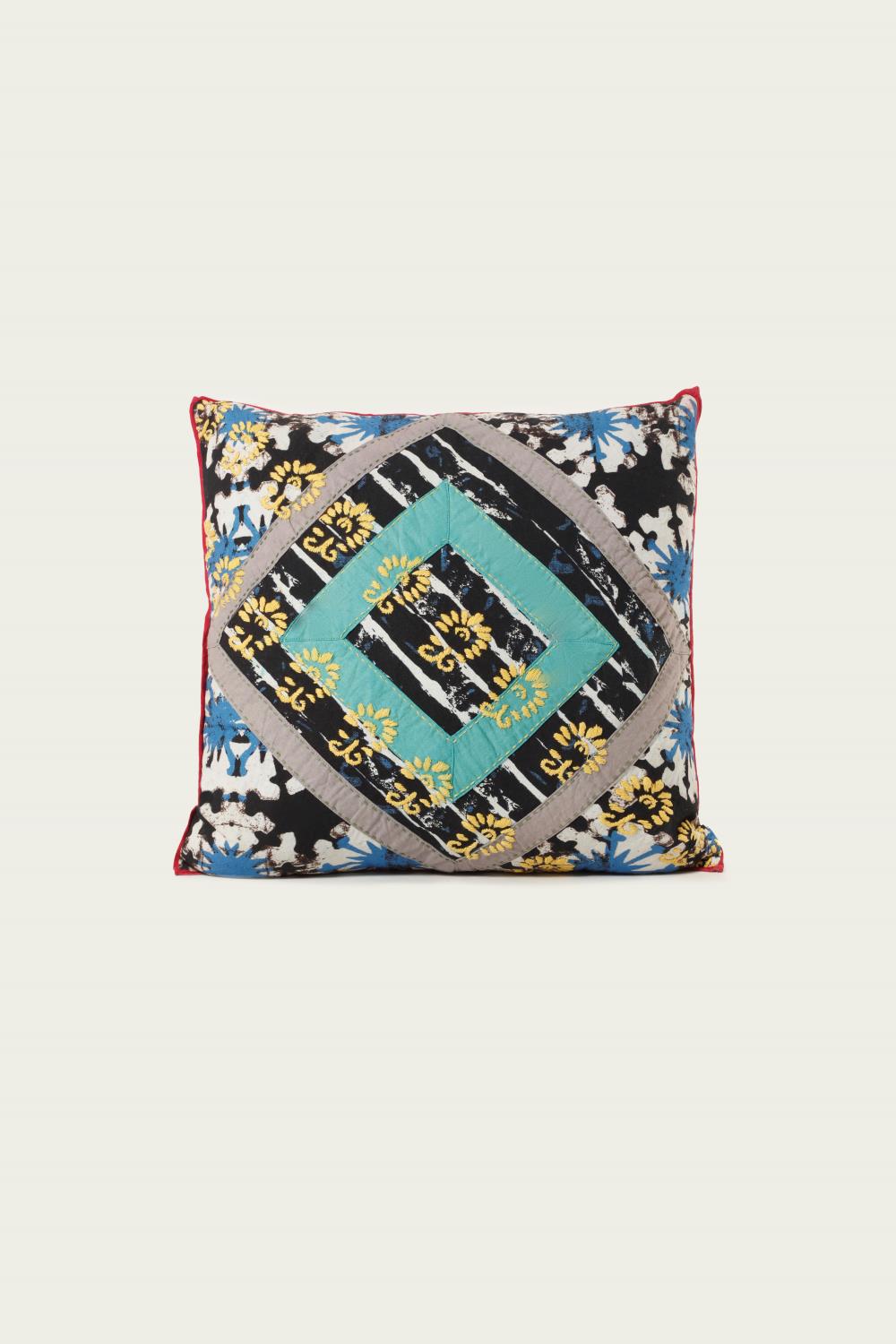 almohadon ikat rhombus