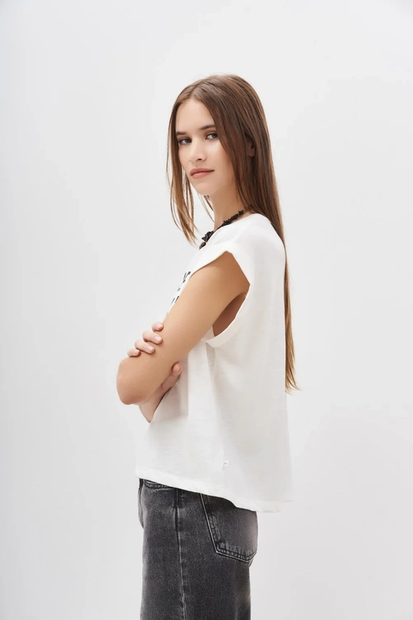 remera future is love 