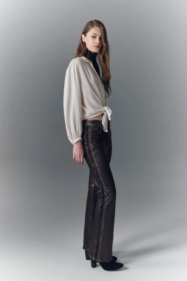 pantalon carrys cuero