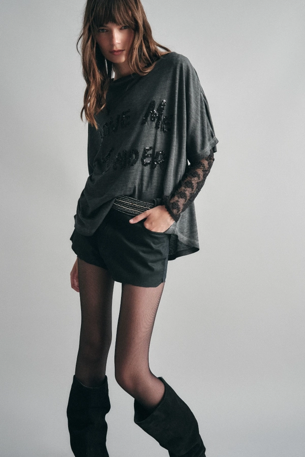 remera v tender