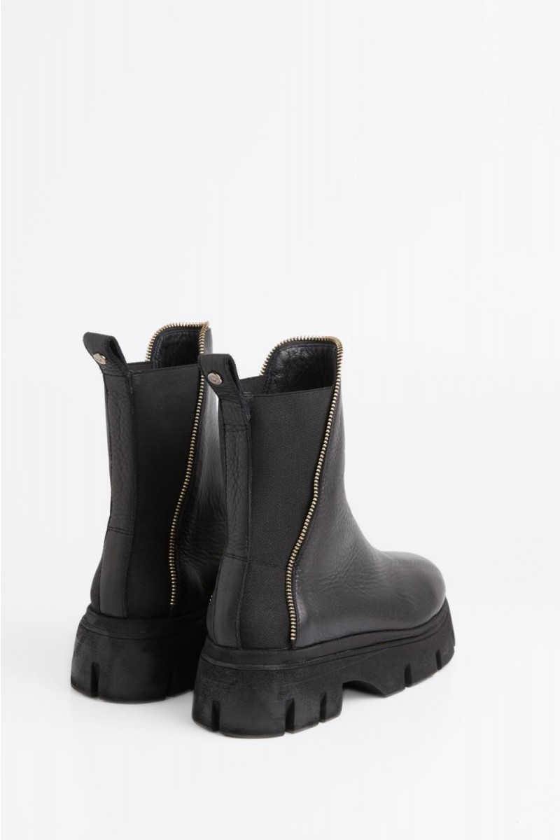 Bota combat
