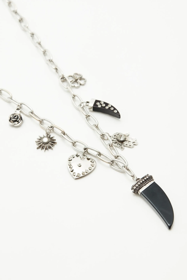 collar fantasy travel