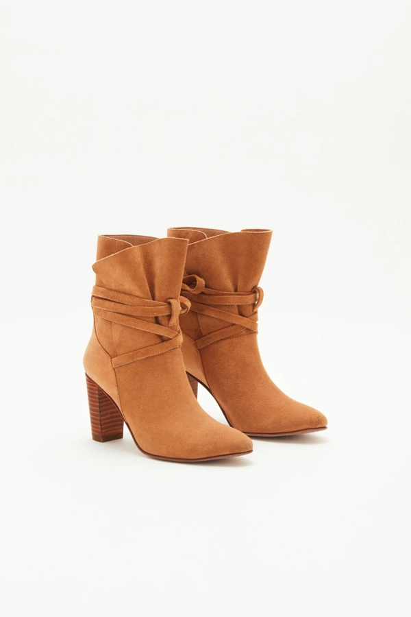 bota strap suede