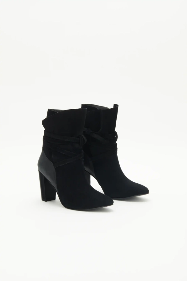 bota strap suede