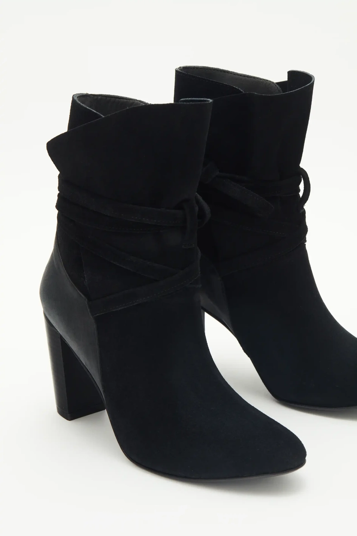 bota strap suede