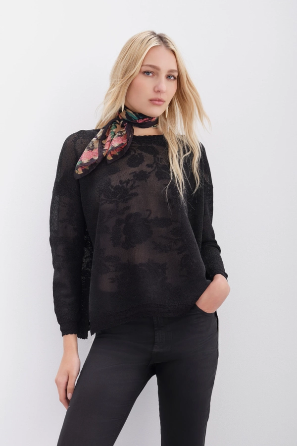sweater romance flower