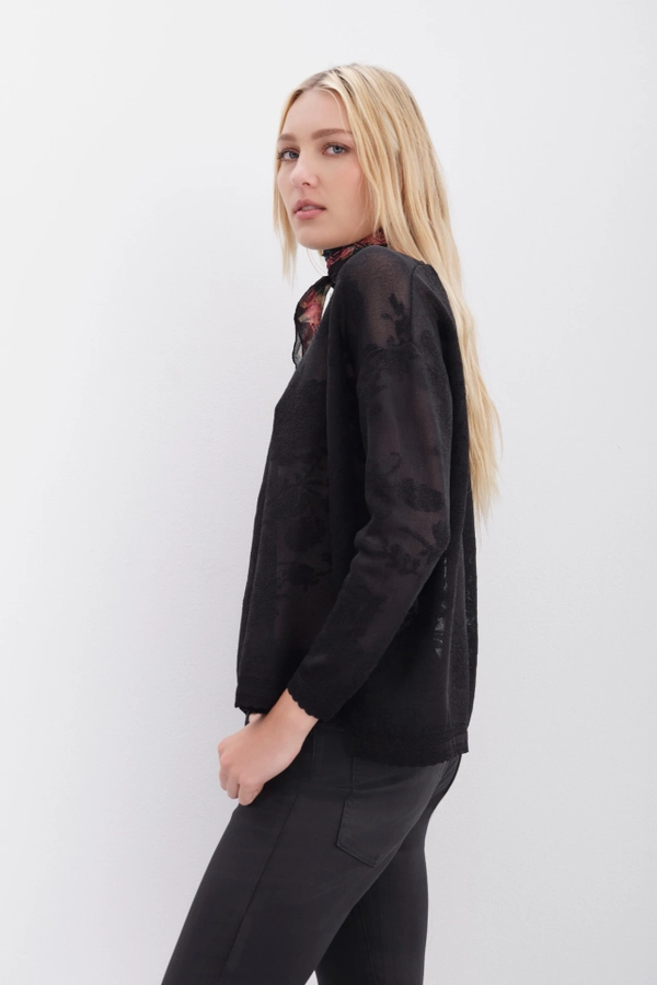 sweater romance flower